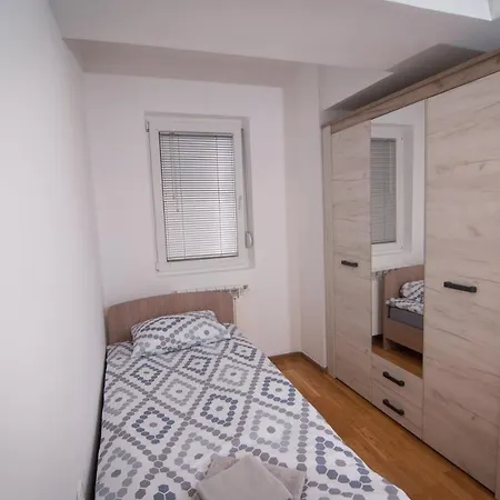 Feels Like 2 * Skopje