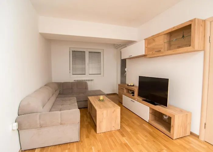 Feels Like 2 Apartment