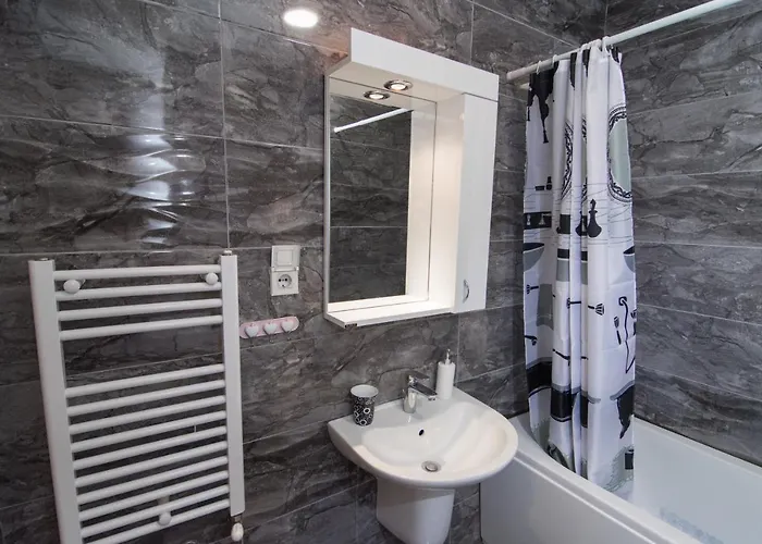 Apartment Feels Like 2 *